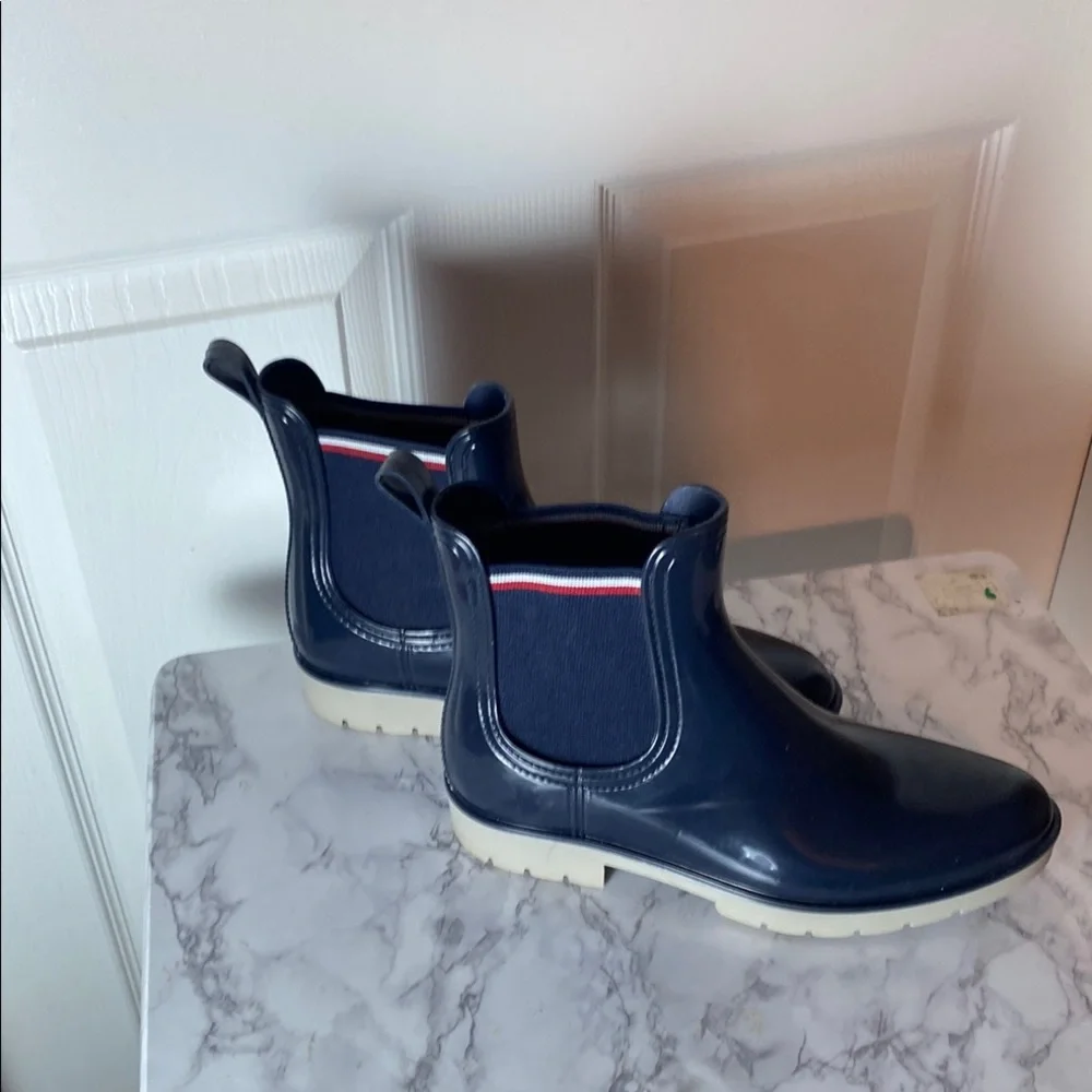 Tommy Hilfiger Blue and White Rain  Chelsea Boots Size 9 Nautical